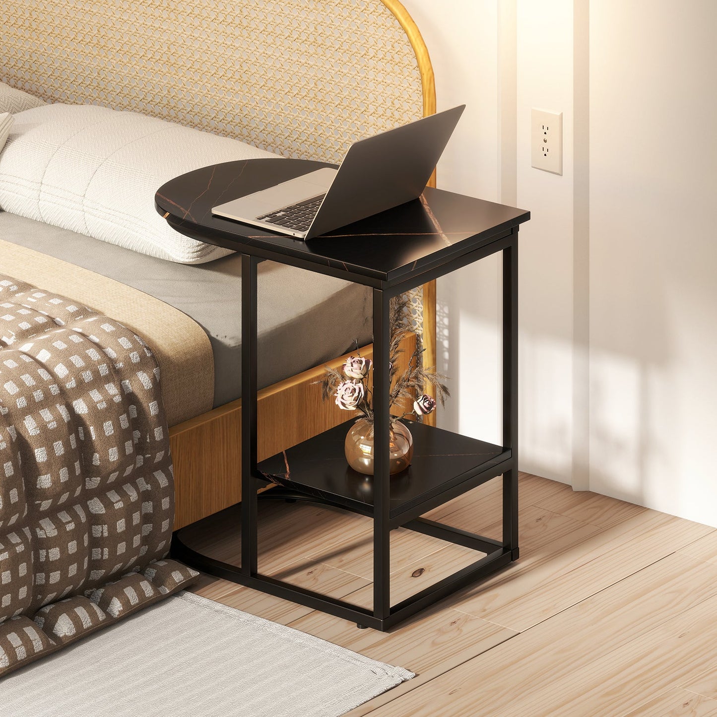 Mesa auxiliar de sofá moderna en forma de C con superficie de mármol sintético y estante de almacenamiento - Negro