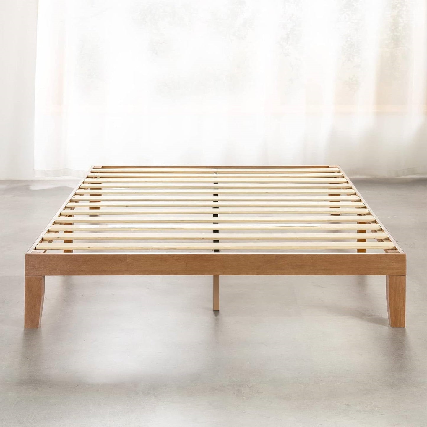 Estructura de cama plataforma California King de madera maciza con acabado de madera natural