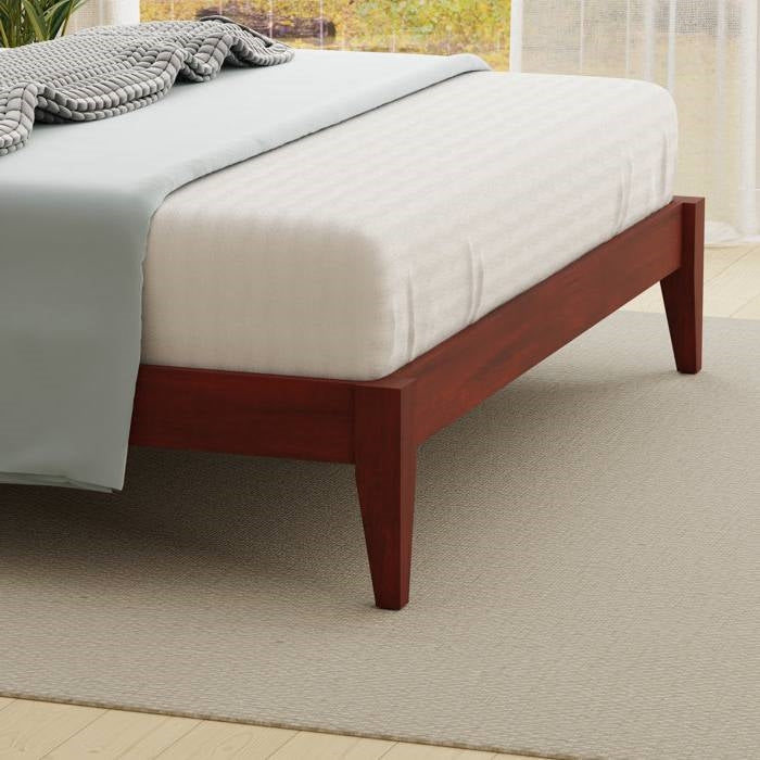 Base de cama de plataforma doble tradicional de madera maciza de roble con cabecero en cerezo