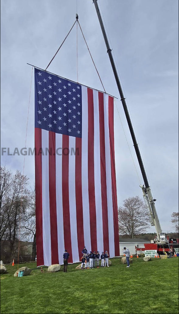 Drapeau américain en polyester ventilé AerialVent™ pour affichage aérien | Fabriqué aux États-Unis