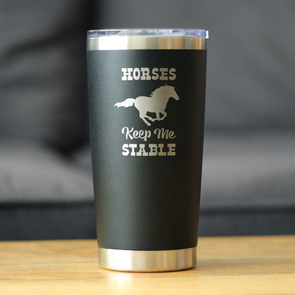 Los caballos me mantienen estable - Vaso de café aislado con tapa deslizante - Taza aislada de acero inoxidable - Regalos de café con temática de caballos