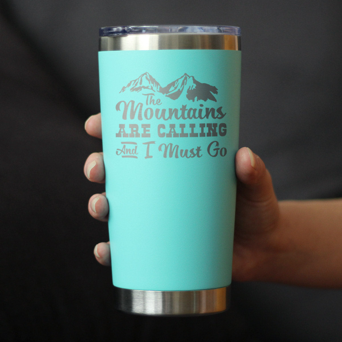 Mountains Are Calling – Gobelet à café isolé avec couvercle coulissant – Tasse en acier inoxydable – Cadeaux de camping en plein air