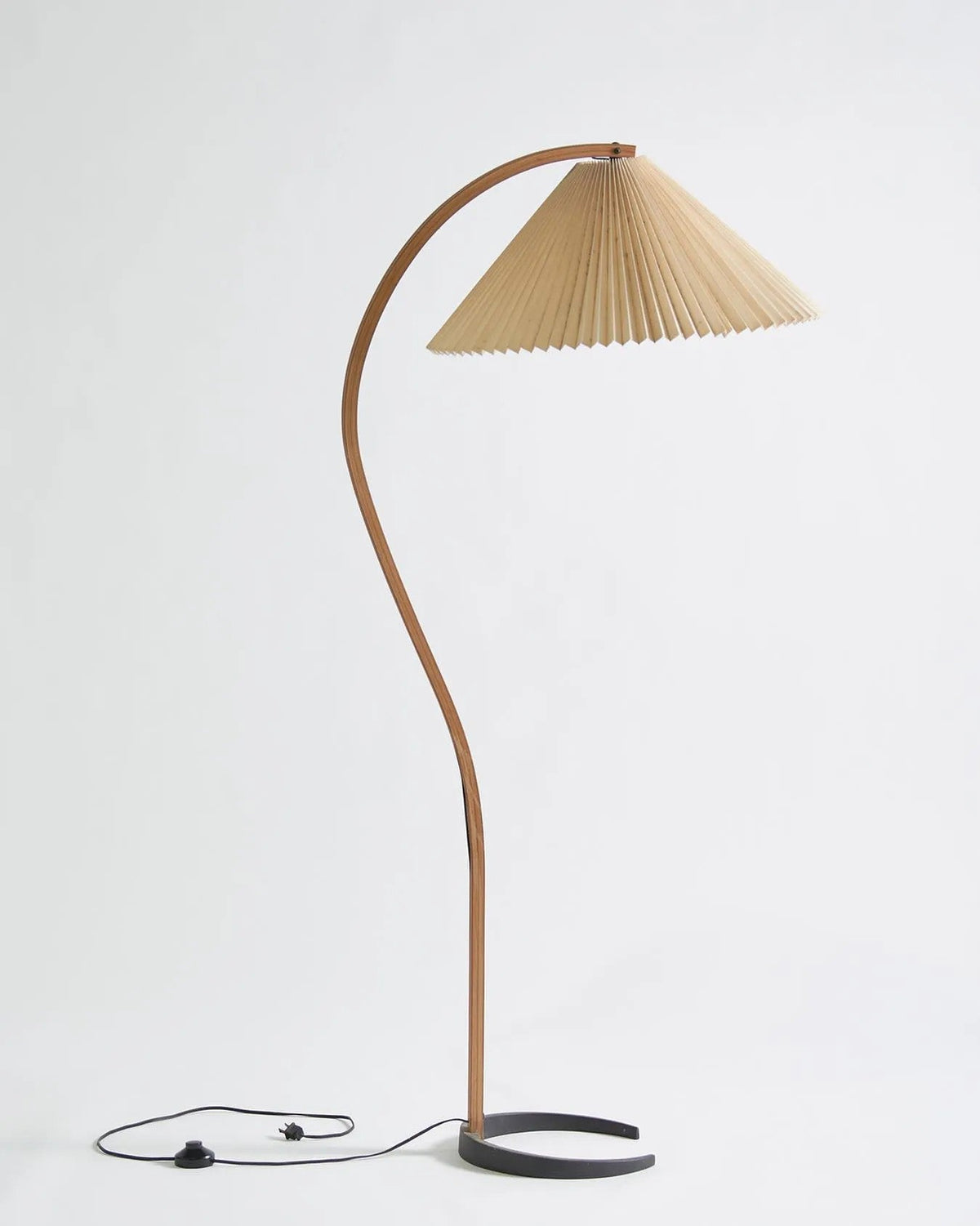 Arbora arc floor lamp in beech wood with a pleated beige shade, plug-in living room lamp on Tampa Home & Garden Store