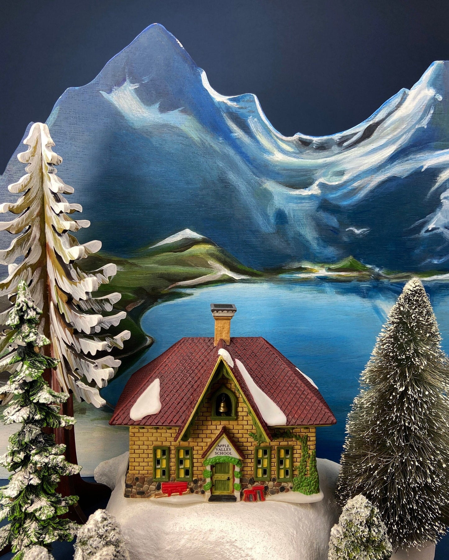 Christmas Department 56 / Apple Valley School / New England Village Series /  Hand Painted Porcelain Building with Lights. 1995 - Tampa Home & Garden Store