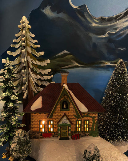 Christmas Department 56 / Apple Valley School / New England Village Series /  Hand Painted Porcelain Building with Lights. 1995 - Tampa Home & Garden Store