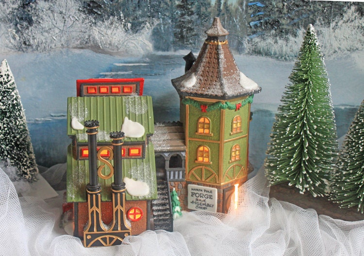 Christmas Department 56 / Apple Valley School / New England Village Series /  Hand Painted Porcelain Building with Lights. 1995 - Tampa Home & Garden Store