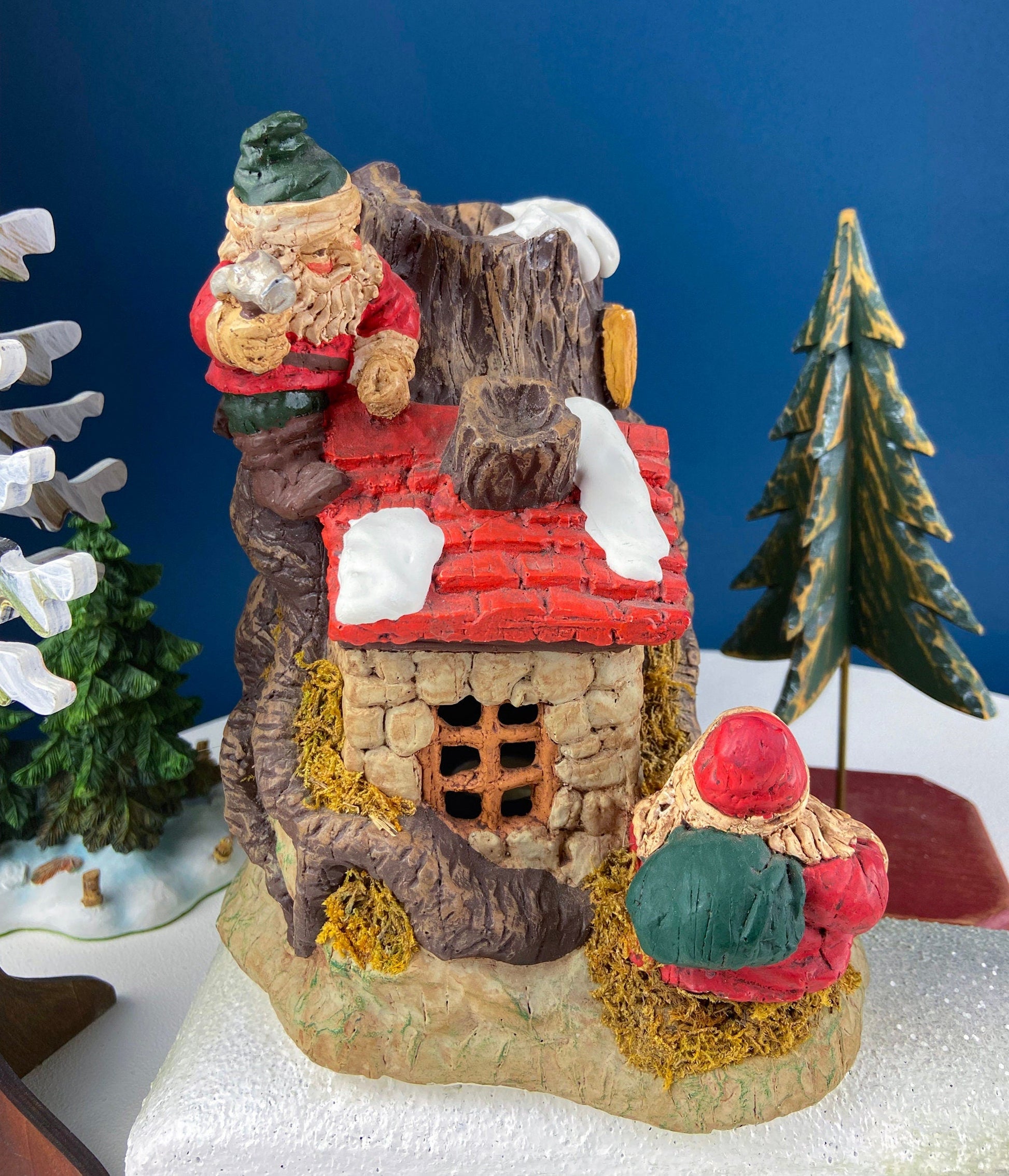 Christmas Village Dwarf's House with Light Kit - Tampa Home & Garden Store