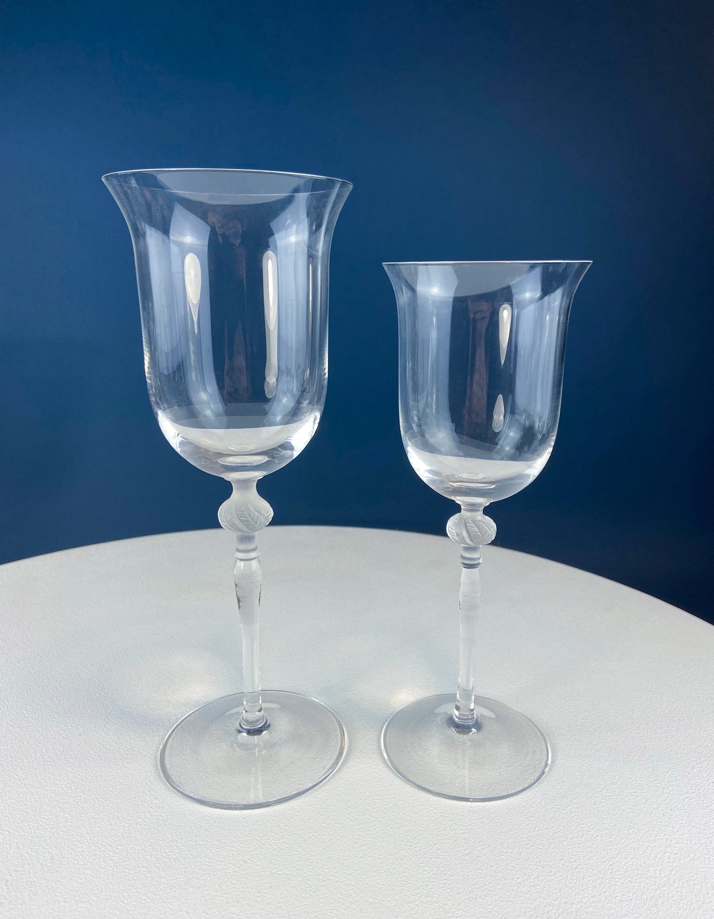 Clear Crystal Wine or Water Goblets with Frosted Leaf Ball on the Stems. Stunning Sasaki Isabelle 9" Glassware. Long Ping. Set Of 10. - Tampa Home & Garden Store