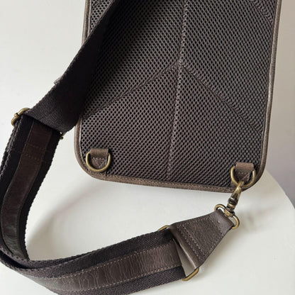 Full-Grain Crazy Horse Leather Sling Bag – Rugged Style, Two-Way Carry