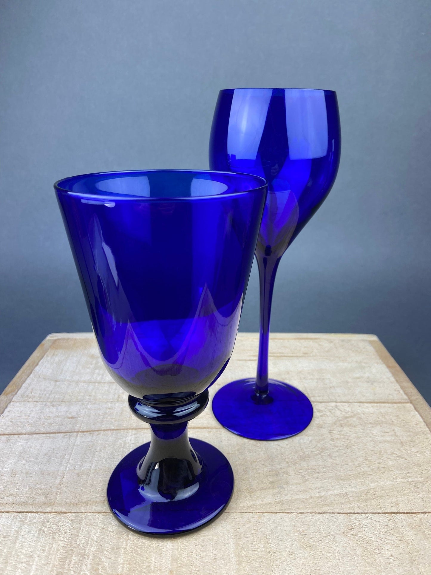 Cobalt Blue Glass Water Goblets. Set of Eight Contemporary Style Stemware. Dark Blue Modern Glassware. Fine Dining. - Tampa Home & Garden Store