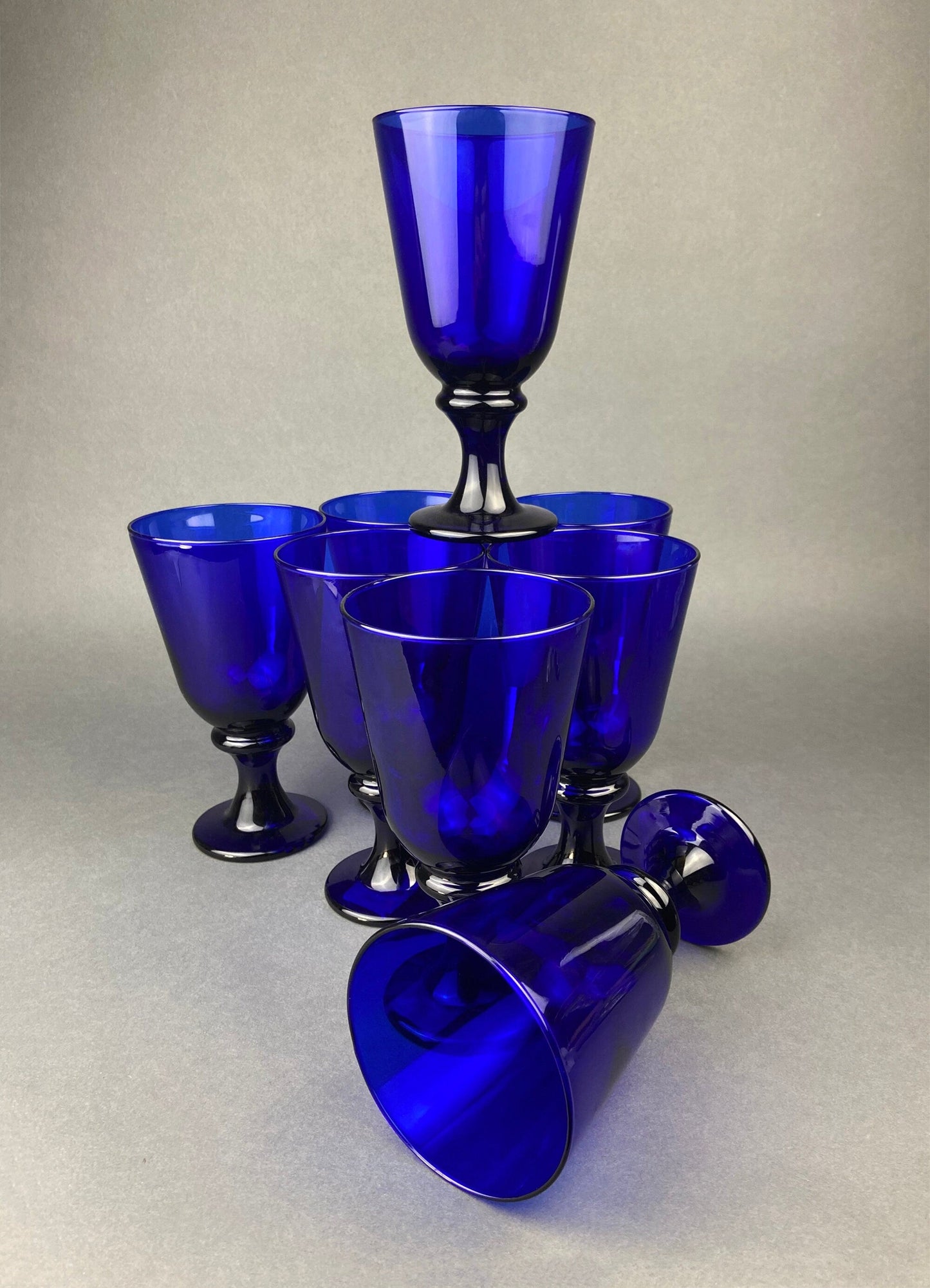 Cobalt Blue Glass Water Goblets. Set of Eight Contemporary Style Stemware. Dark Blue Modern Glassware. Fine Dining. - Tampa Home & Garden Store