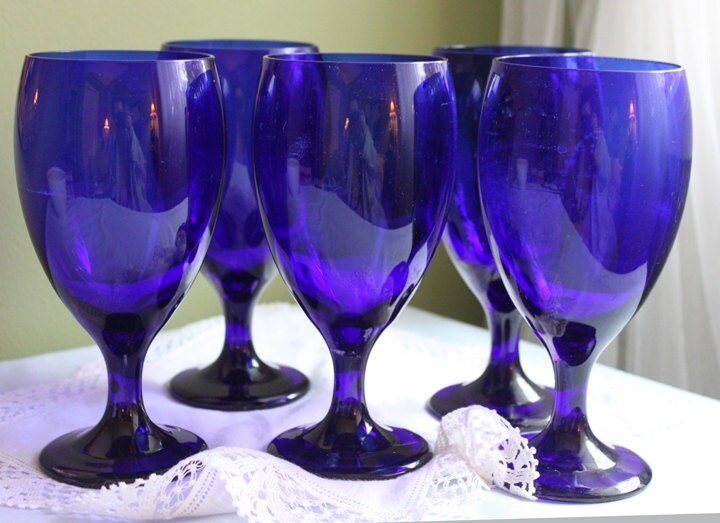 Cobalt Blue Glass Water Goblets. Set of Eight Contemporary Style Stemware. Dark Blue Modern Glassware. Fine Dining. - Tampa Home & Garden Store
