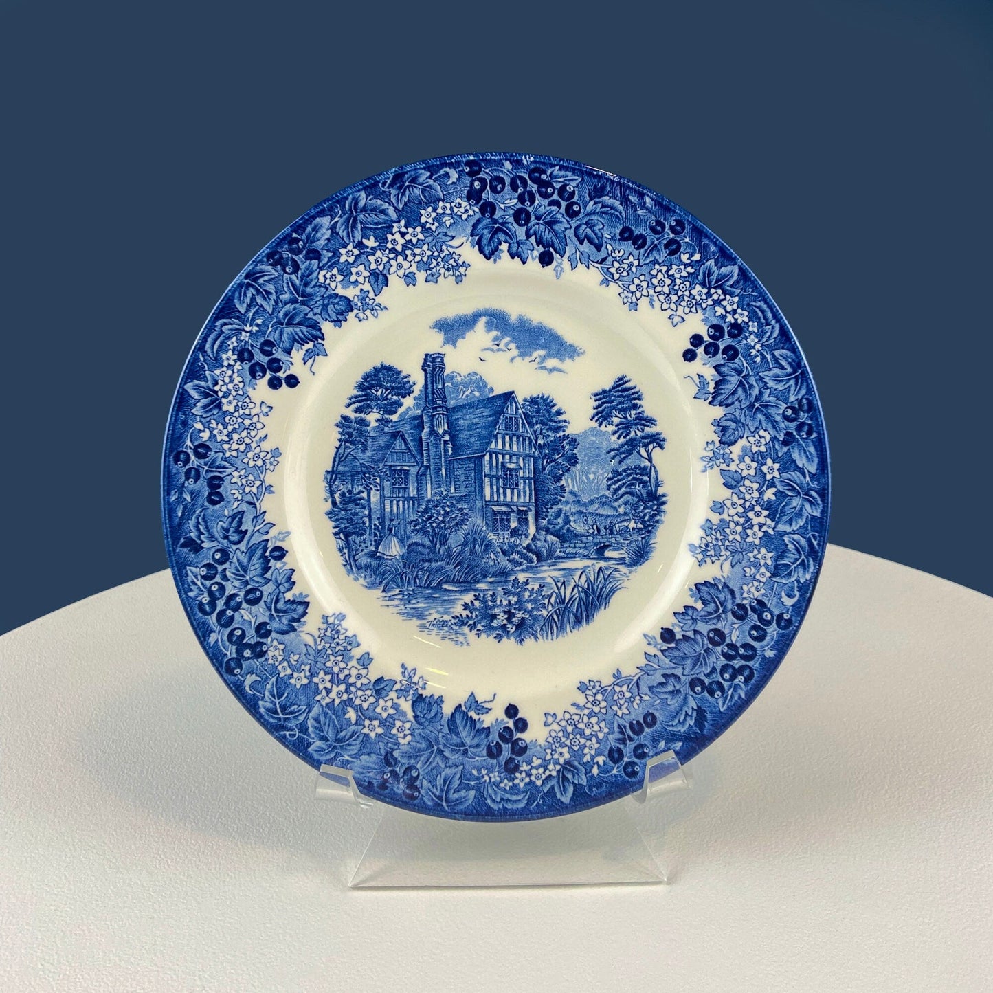 Collection of Fine English Blue White Tableware. 3 Plates & 2 Berry Bowls. Lochs of Scotland. Huddington Court. Tonquin by Mott. Rustic Home - Tampa Home & Garden Store