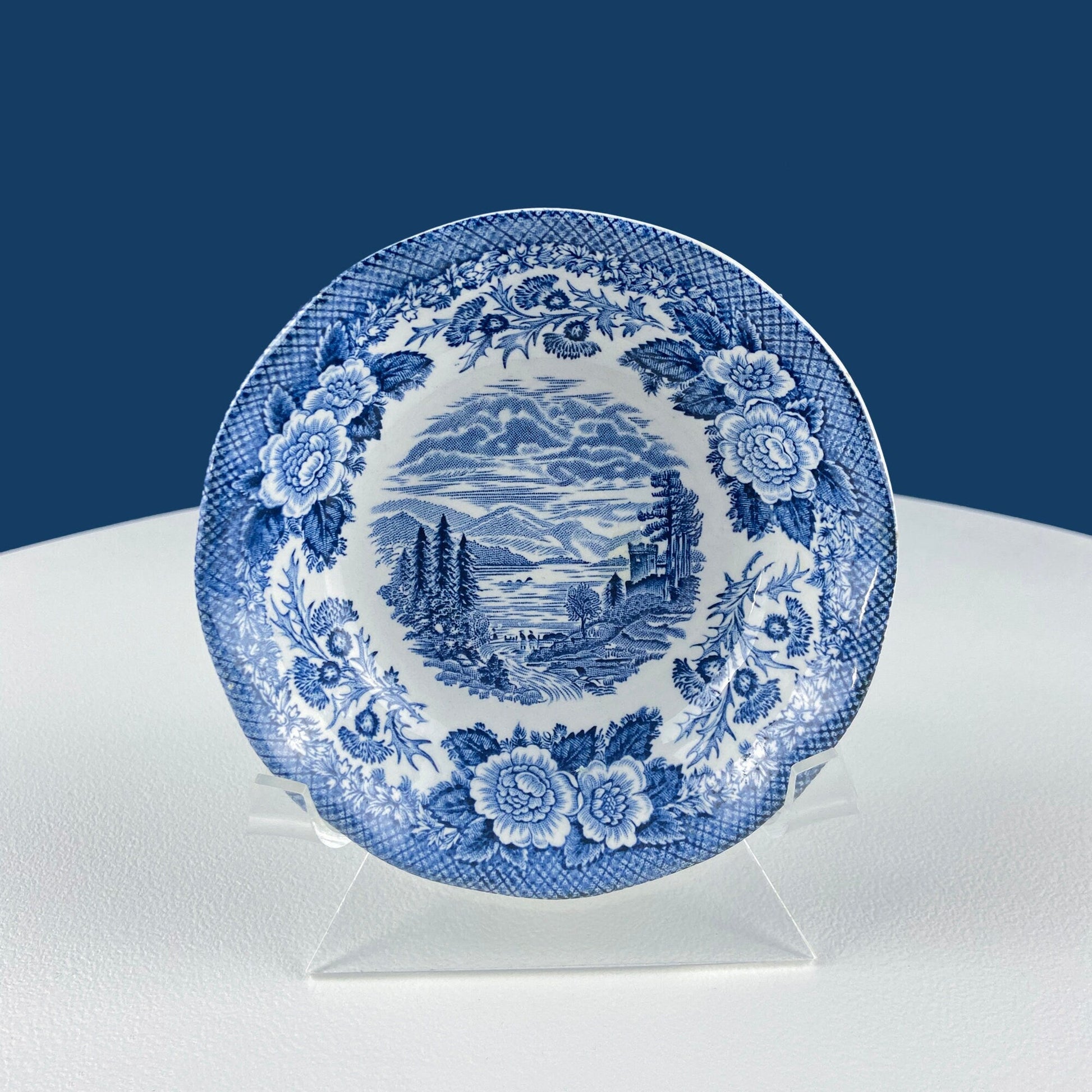 Collection of Fine English Blue White Tableware. 3 Plates & 2 Berry Bowls. Lochs of Scotland. Huddington Court. Tonquin by Mott. Rustic Home - Tampa Home & Garden Store