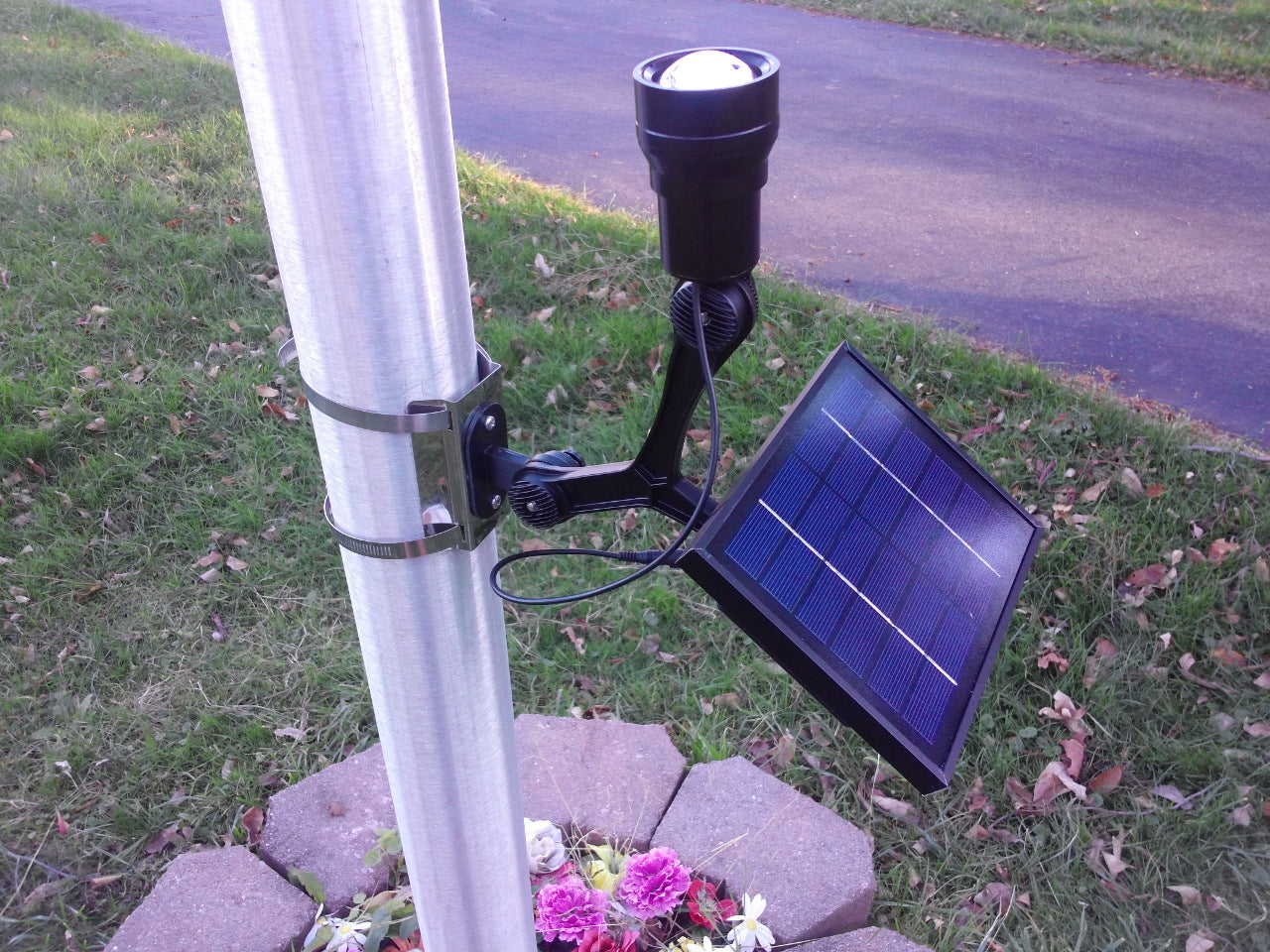 Commercial Solar Flagpole Light - CREE - Tampa Home & Garden Store