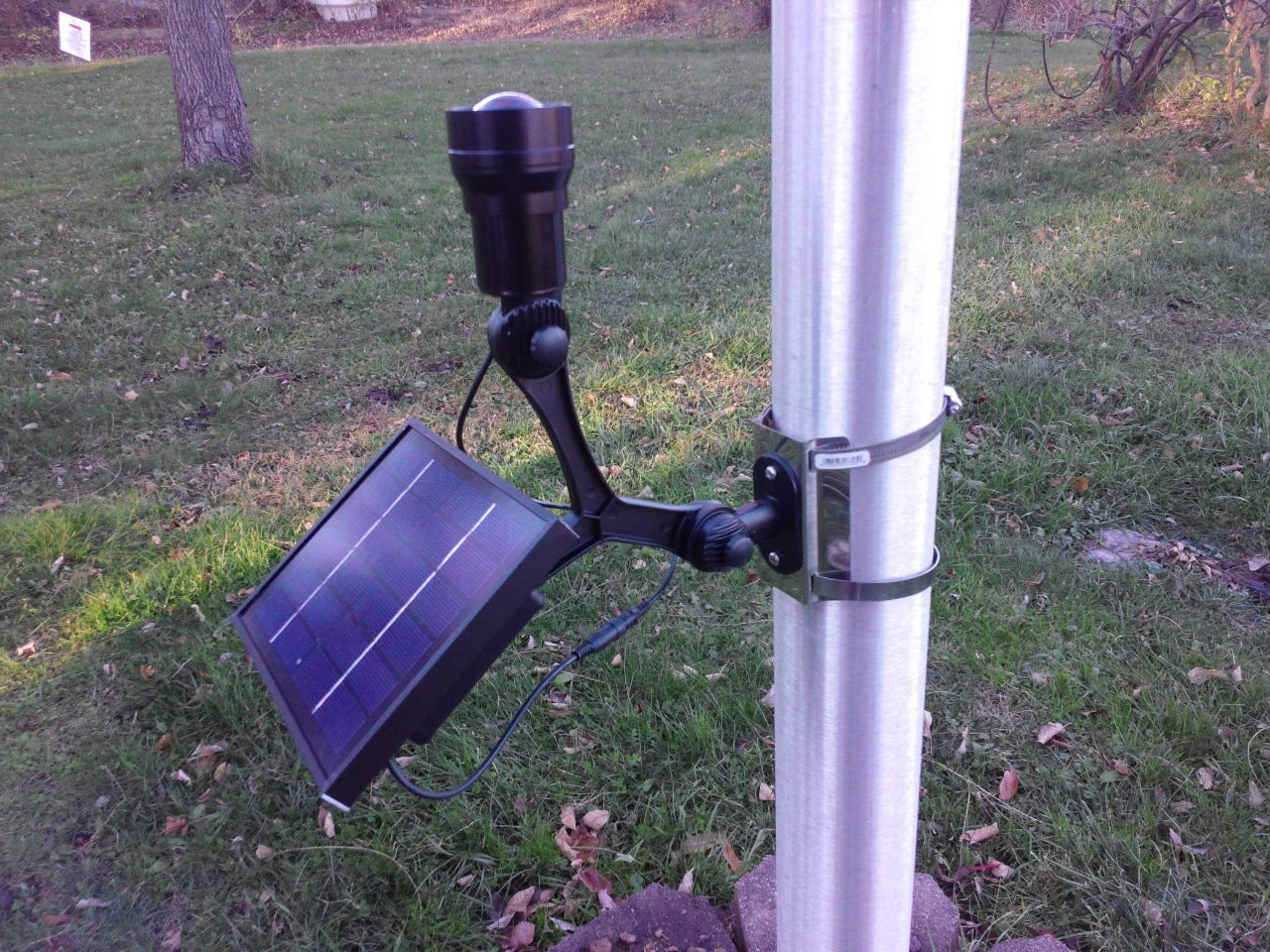 Commercial Solar Flagpole Light - CREE - Tampa Home & Garden Store