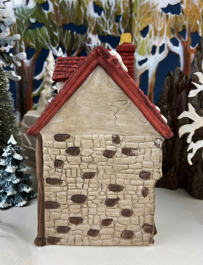 Crowntree Inn Christmas Village House by Dept 56.  Illuminated  Dickens Village Series. Made in Taiwan. Christmas Village/Diorama. - Tampa Home & Garden Store