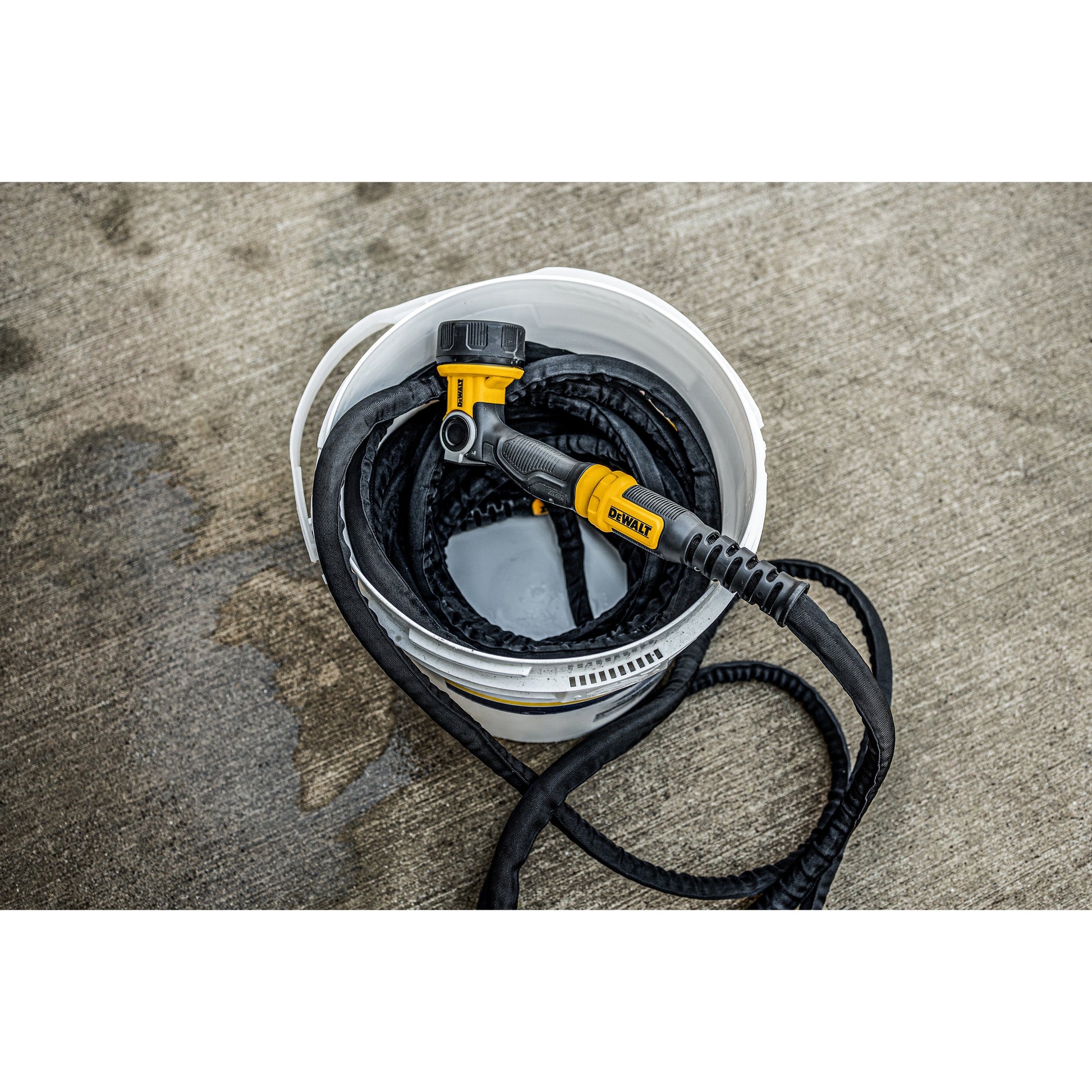 DEWALT Pattern Pro Thumb Control Turret Nozzle DXWN3288 hose end yellow black grip bucket on Tampa Home & Garden Store
