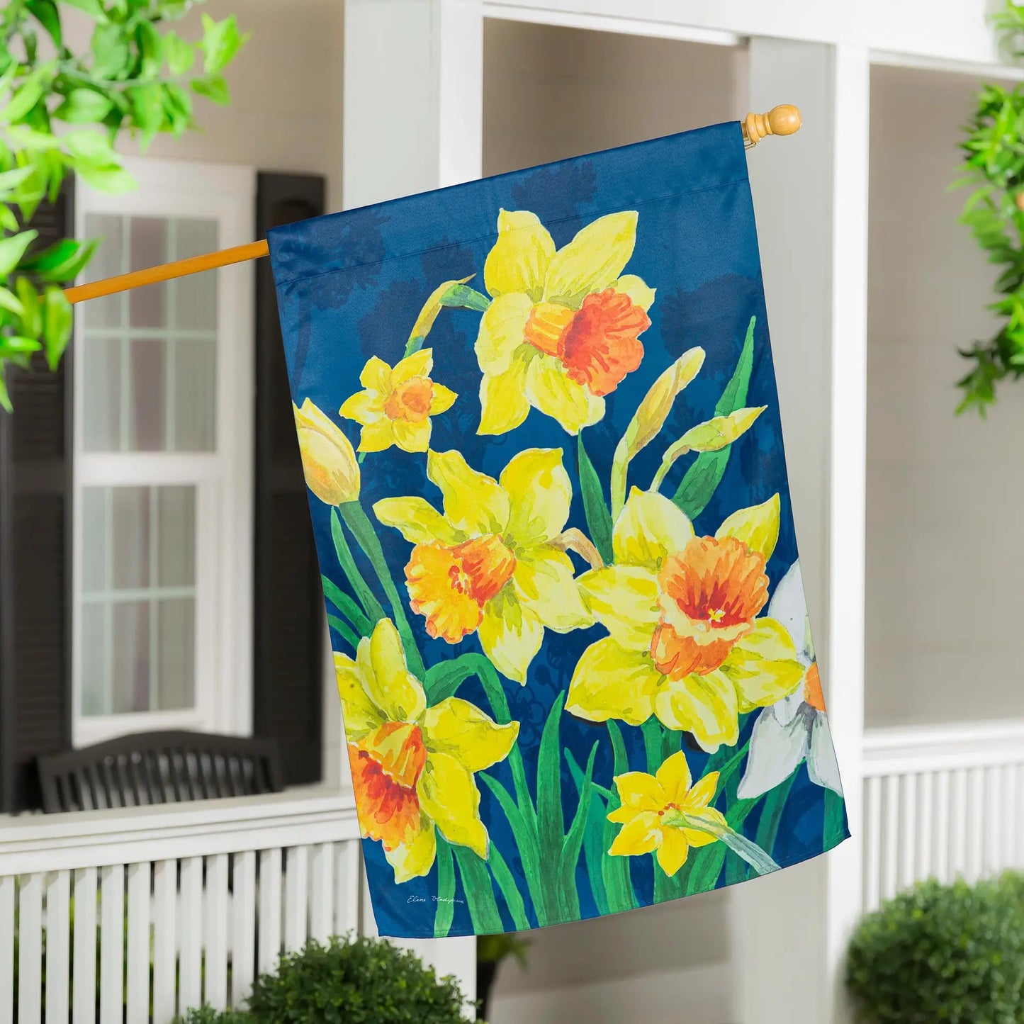 Daffodils Garden Suede House Flag - Tampa Home & Garden Store