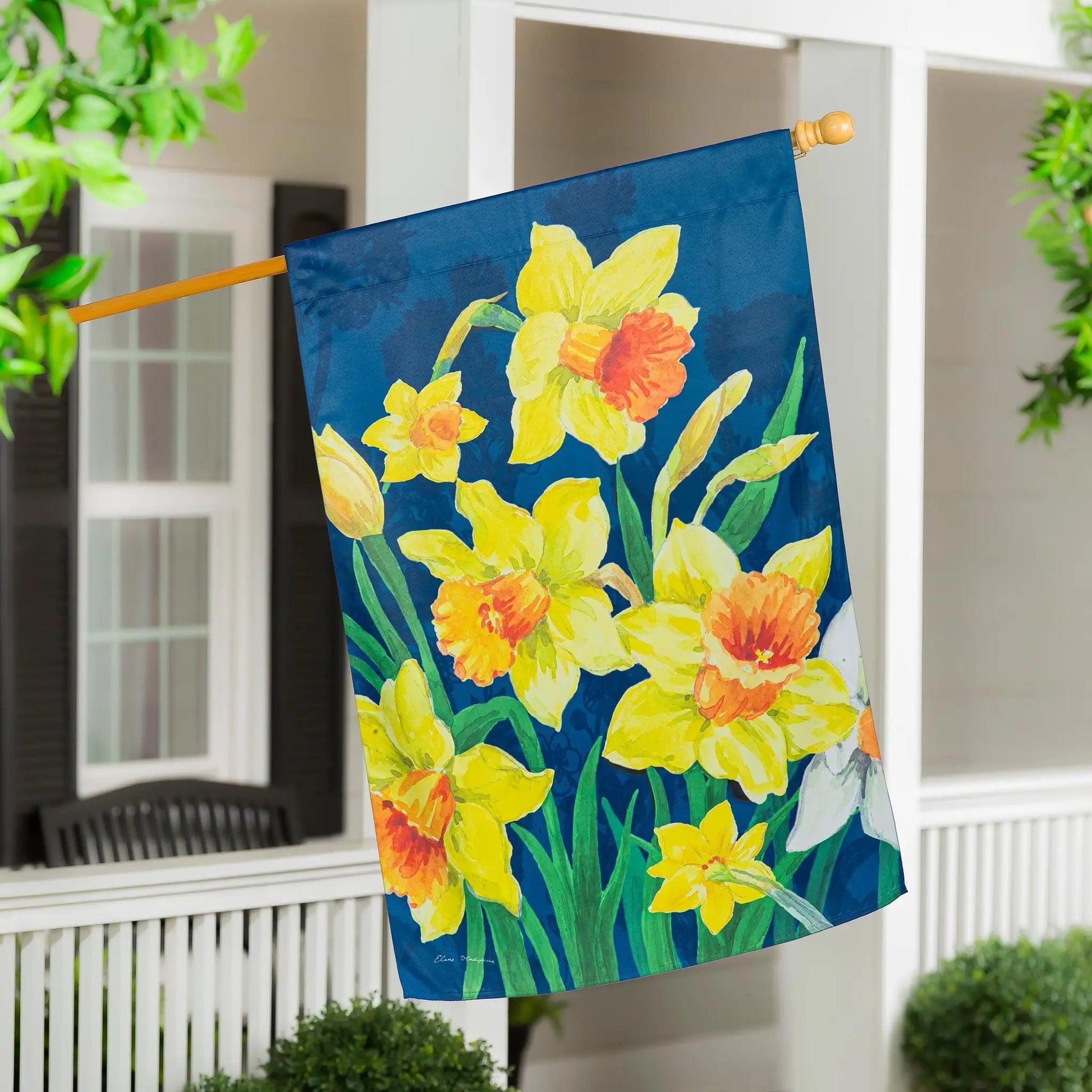 Daffodils Garden Suede House Flag - Tampa Home & Garden Store
