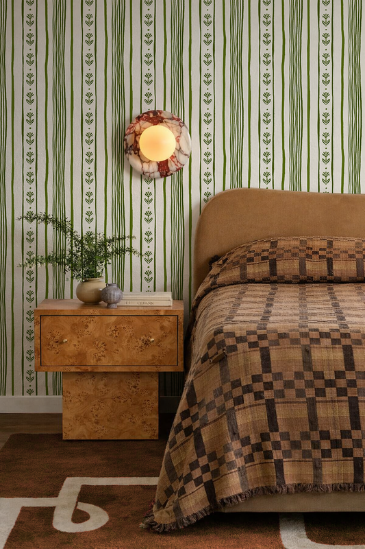 Daisy Chain Stripe Wallpaper, beige and green - Tampa Home & Garden Store