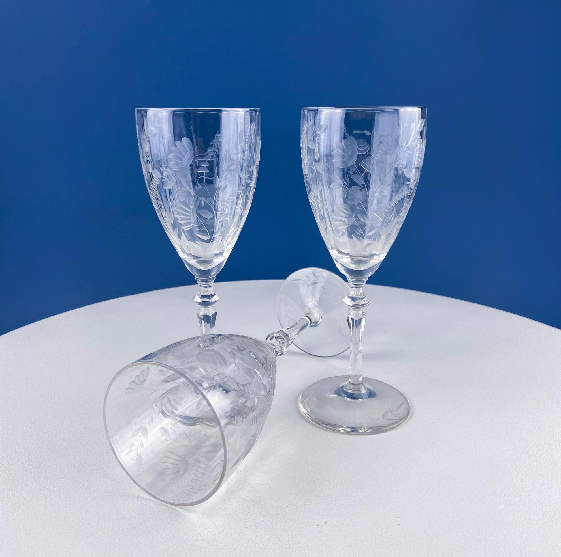 Daisy Motif Wine Goblets. Set of 5 Timeless Glasses. Dining Room Table Decor. Modern Farmhouse. Collectible Glassware. Gift for Him or Her. - Tampa Home & Garden Store