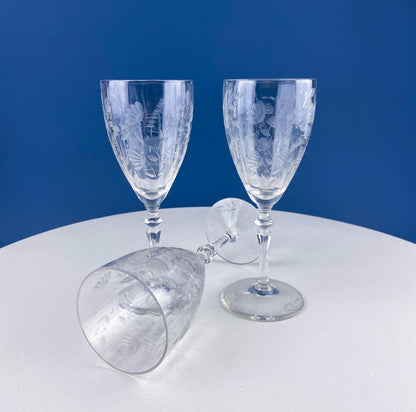 Daisy Motif Wine Goblets. Set of 5 Timeless Glasses. Dining Room Table Decor. Modern Farmhouse. Collectible Glassware. Gift for Him or Her. - Tampa Home & Garden Store