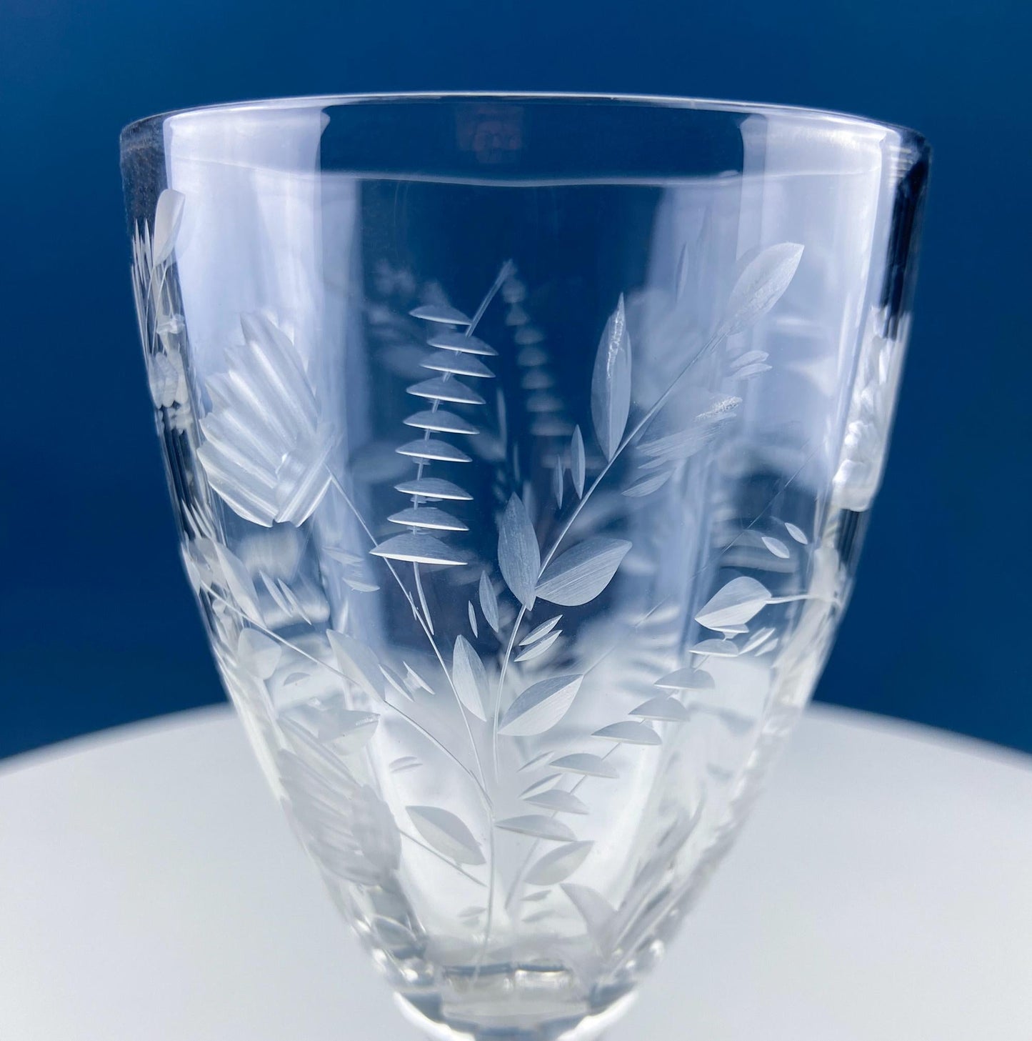 Daisy Motif Wine Goblets. Set of 5 Timeless Glasses. Dining Room Table Decor. Modern Farmhouse. Collectible Glassware. Gift for Him or Her. - Tampa Home & Garden Store