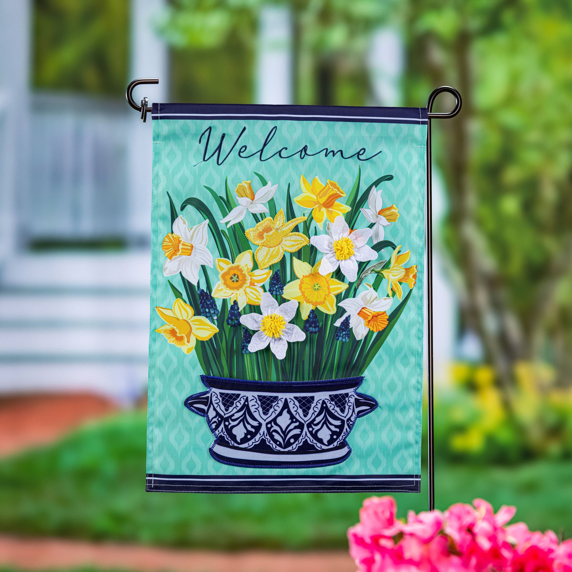 Delft Daffodil Applique Garden Flag - Tampa Home & Garden Store
