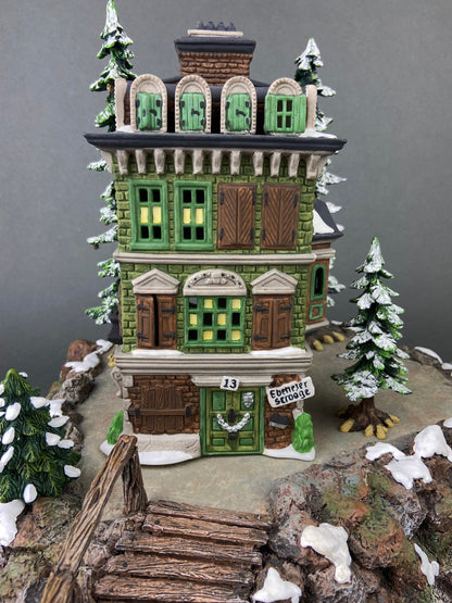 Dept 56 Christmas Village. Illuminated Gunnersbury Park Folly. Dickens Village Series. Limited Edition 30105. - Tampa Home & Garden Store