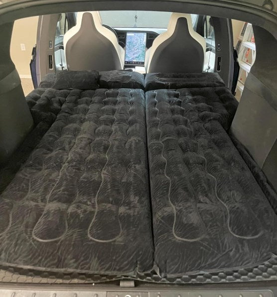Umbrauto SUV air mattress 1.0, black, two-panel bed for car camping in SUV cargo area on Tampa Home & Garden Store