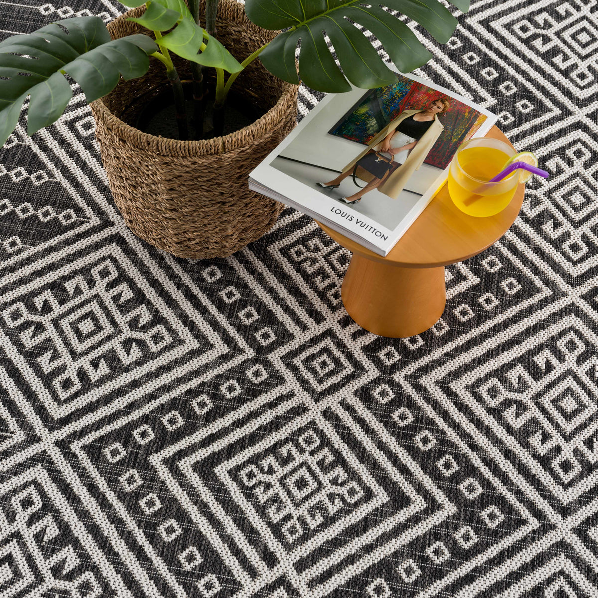 Frankville Black&White All Over Performance Outdoor Rug, black-white geometric pattern Boutique Rugs on Tampa Home & Garden Store