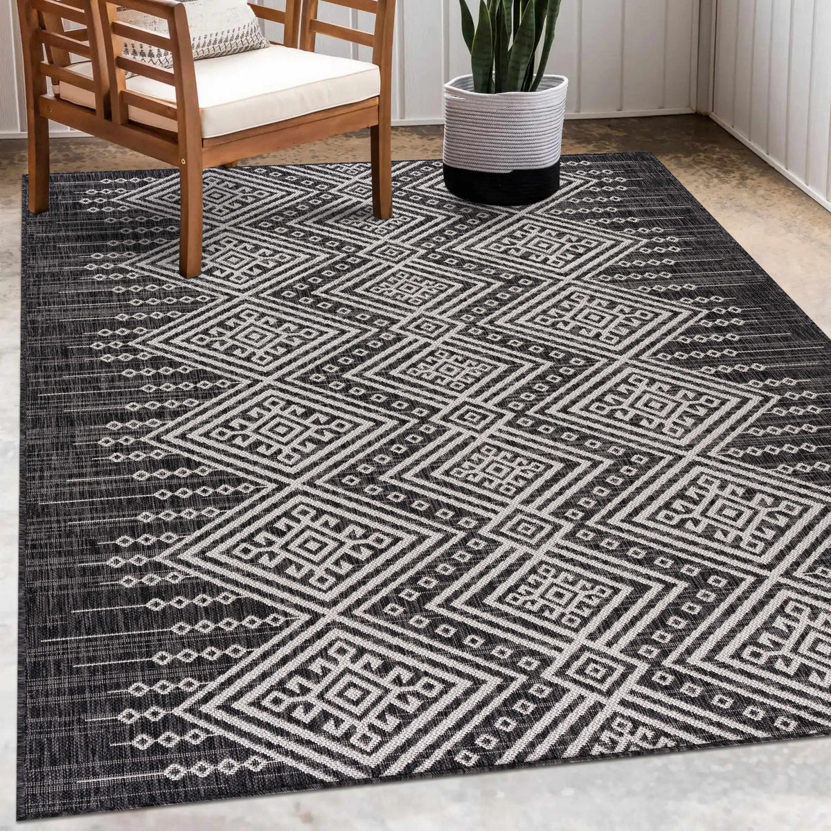 Frankville Black&White All Over Outdoor Rug by Boutique Rugs, black/white geometric on Tampa Home & Garden Store