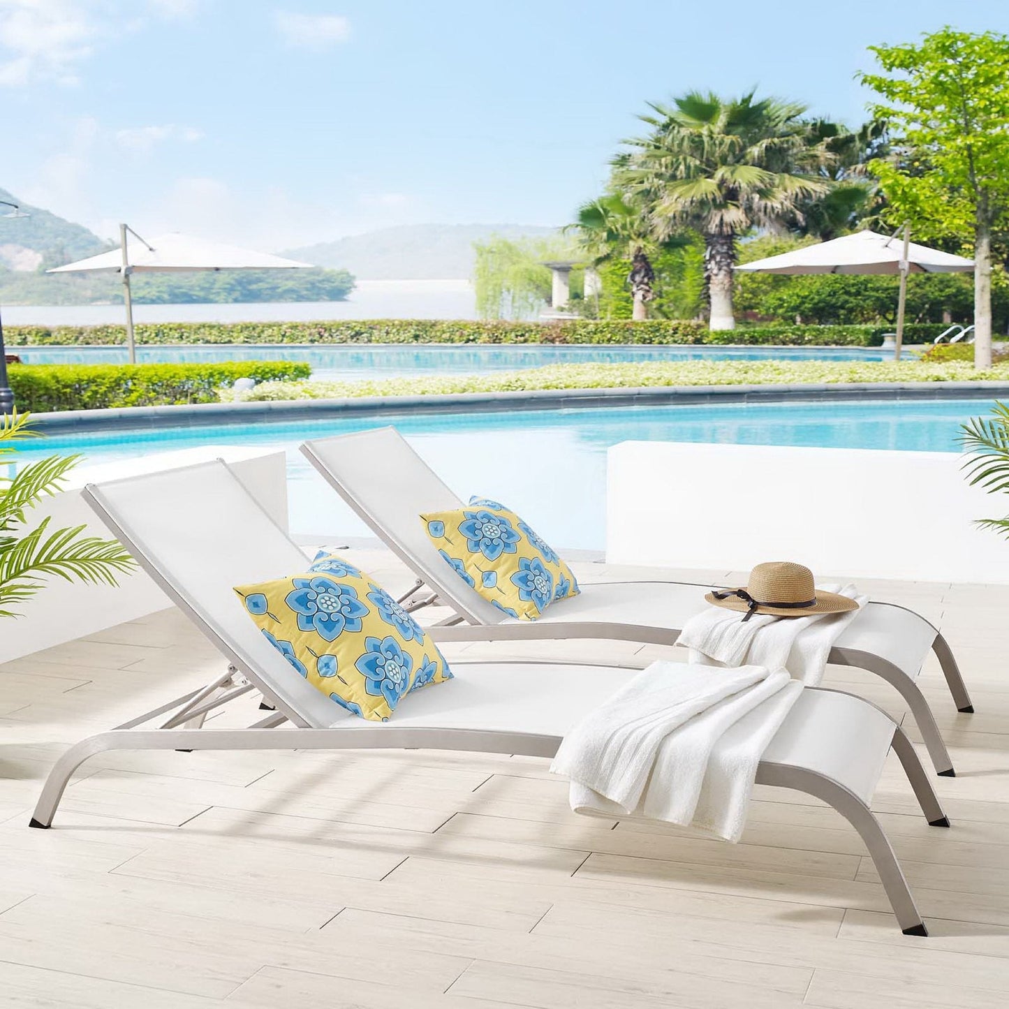 Savannah Outdoor Mesh Chaise and Patio Lounge Set