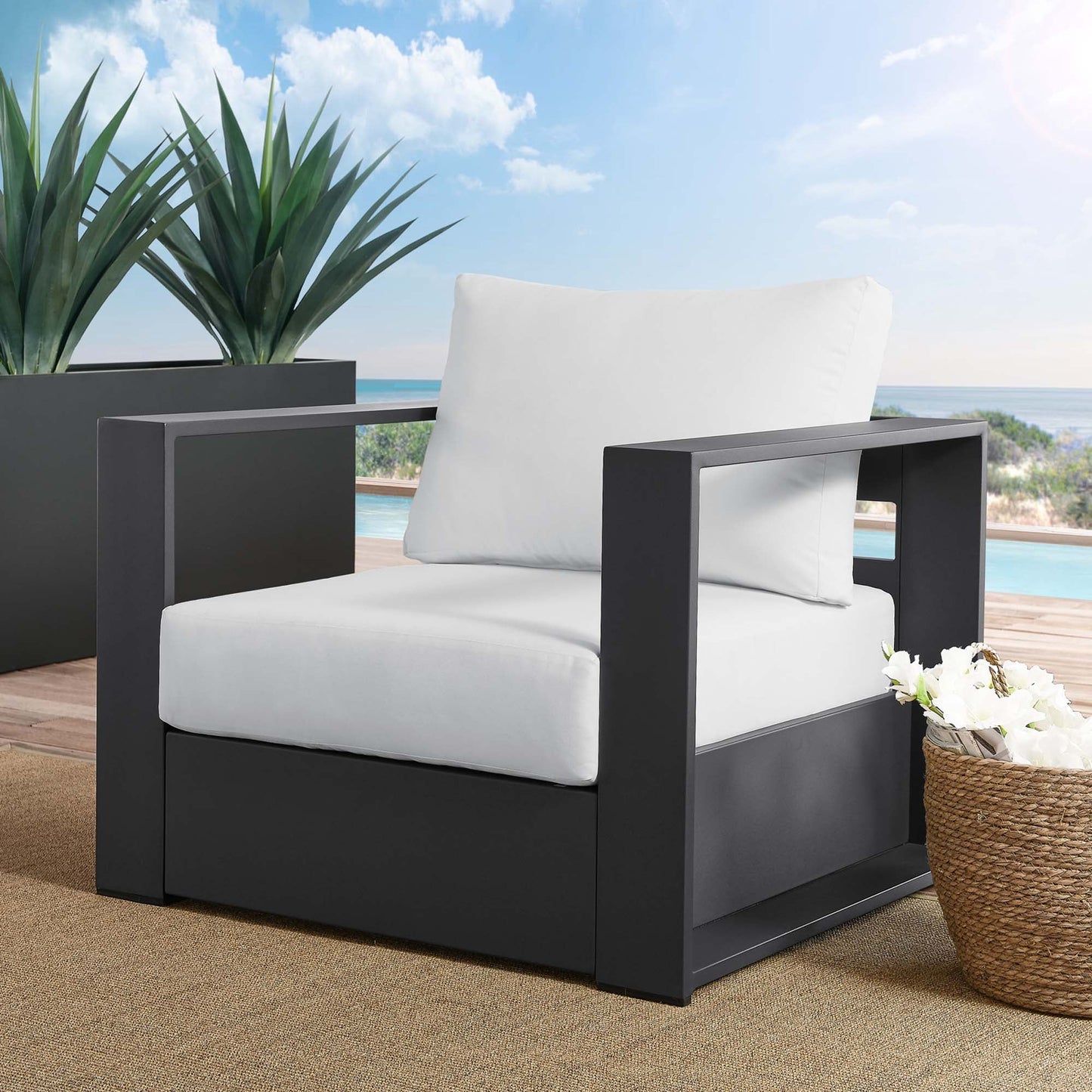 the classic Tahoe Outdoor Aluminum Armchair