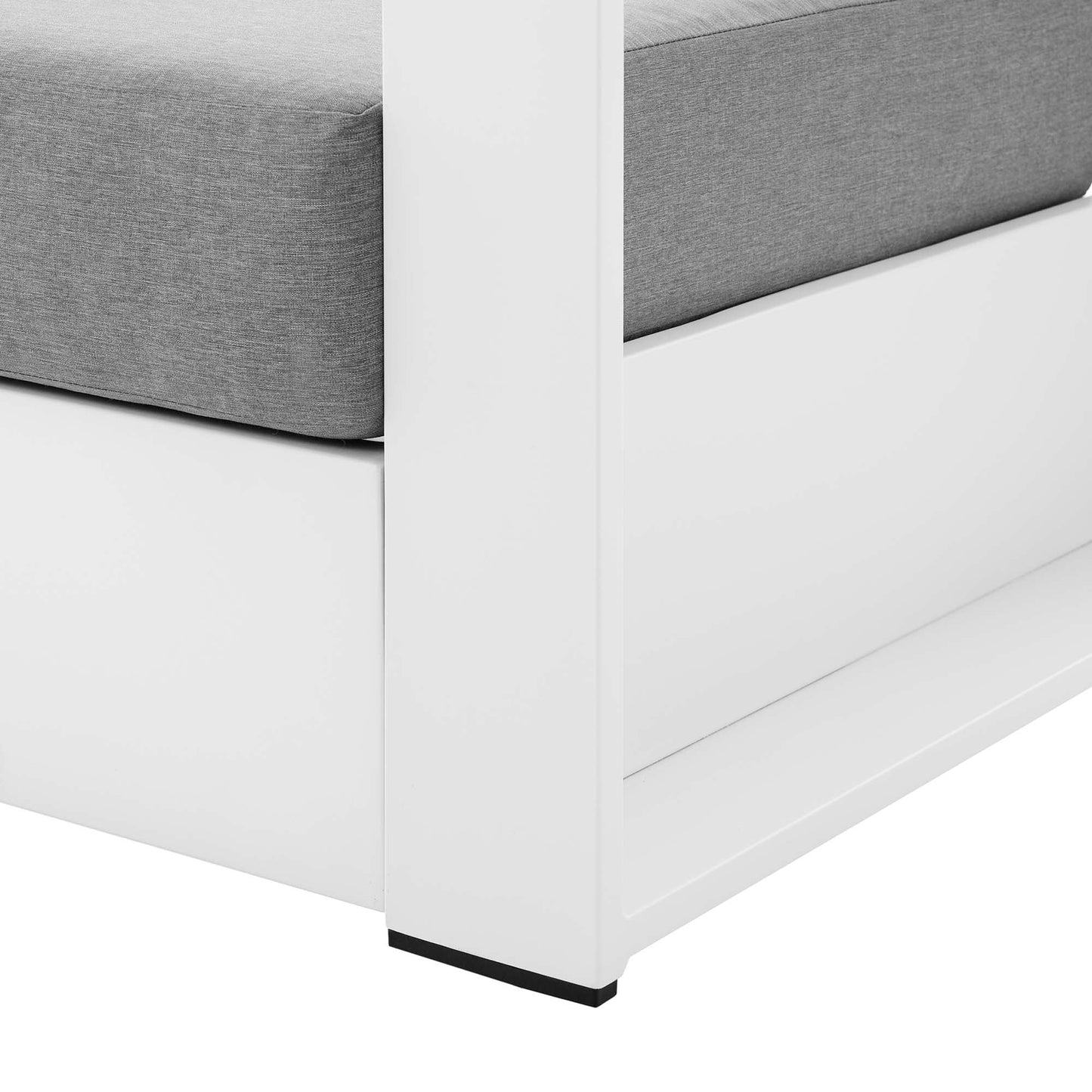 the classic Tahoe Outdoor Aluminum Armchair