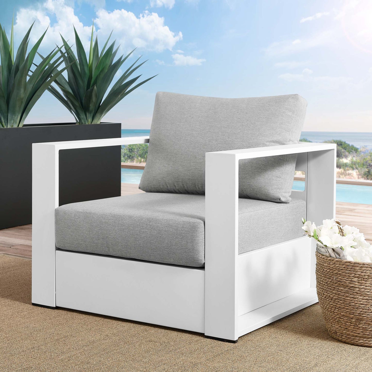 the classic Tahoe Outdoor Aluminum Armchair