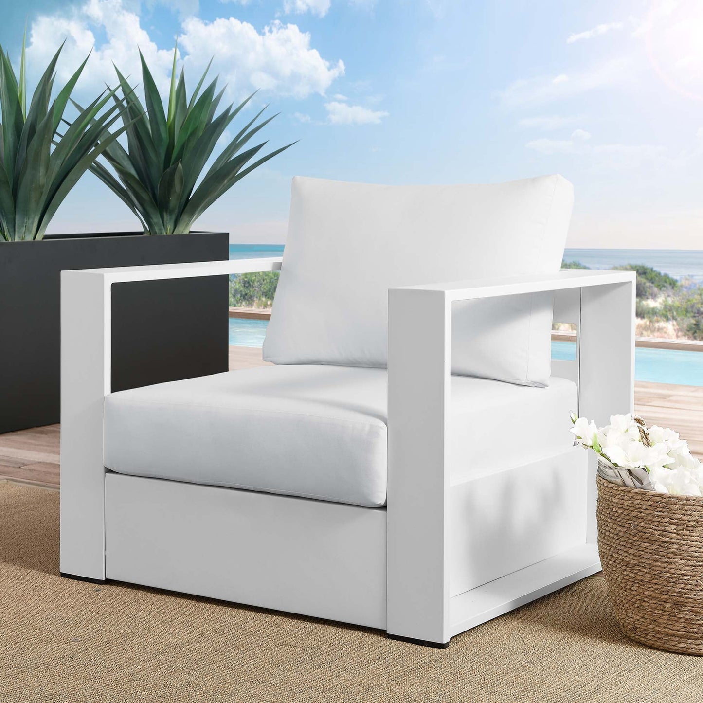 the classic Tahoe Outdoor Aluminum Armchair