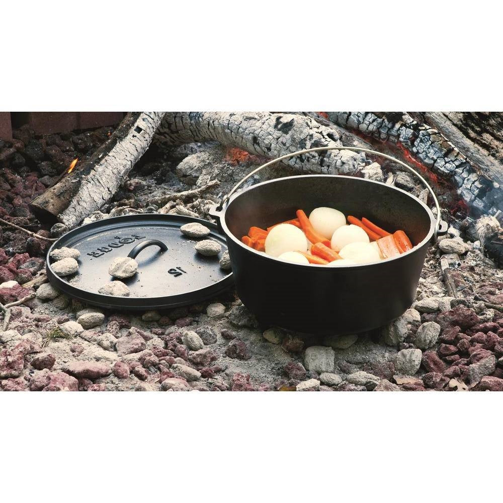Olla holandesa de hierro fundido sazonado de 8 cuartos con tapa y asa de metal