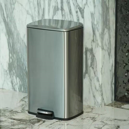 Cubo de basura de cocina de acero inoxidable de 8 galones con tapa de pedal