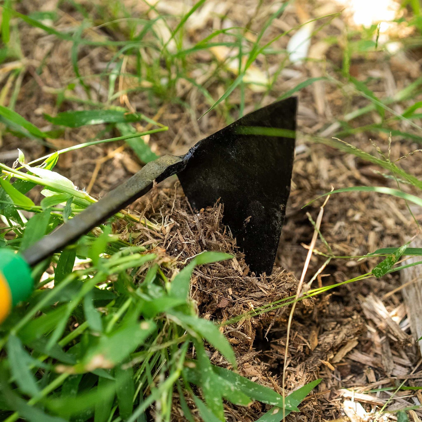 EZ-Digger Garden Tool Short Handle | 7 inch Blade