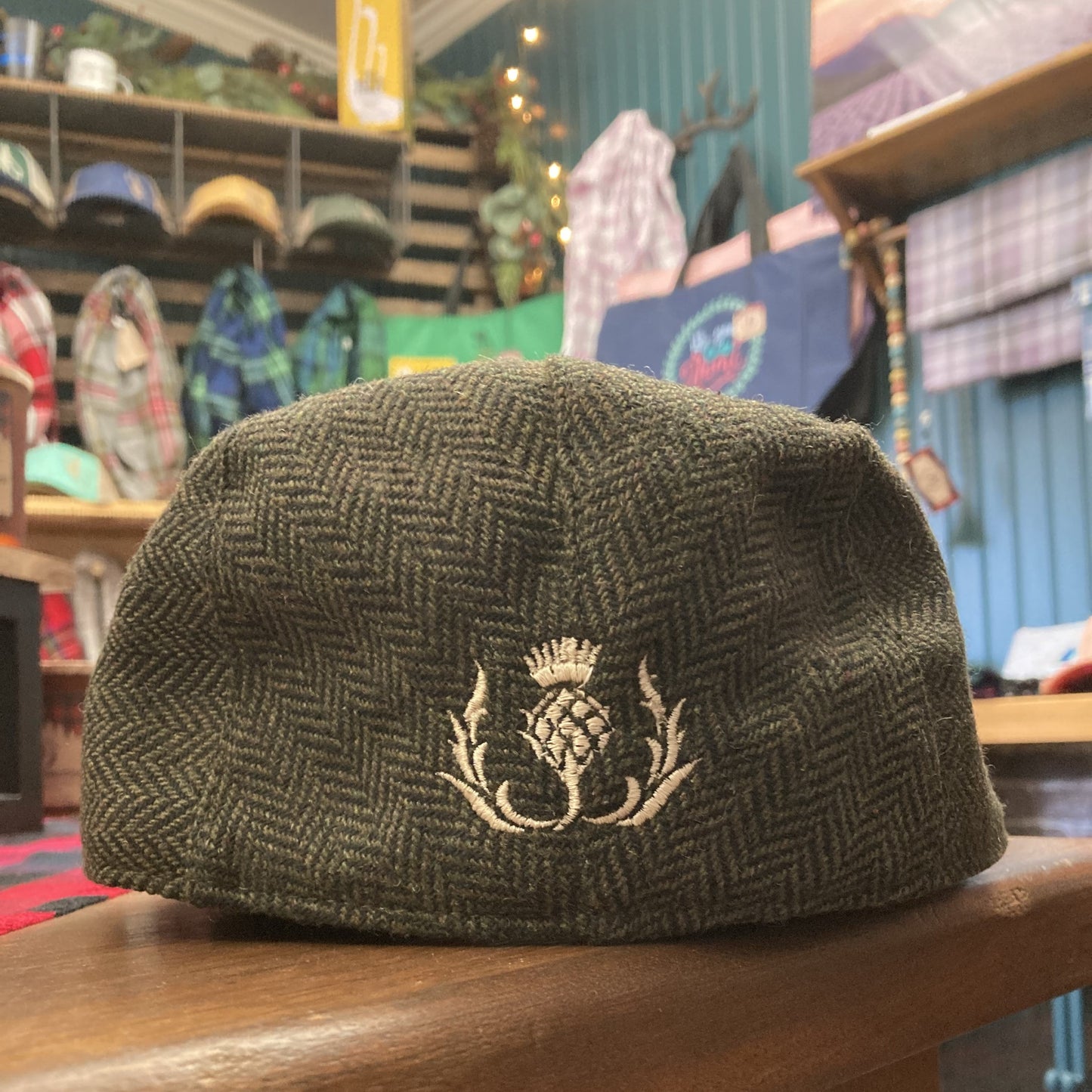 Casquette de golf en laine mélangée avec broderie de chardon écossais et chevrons