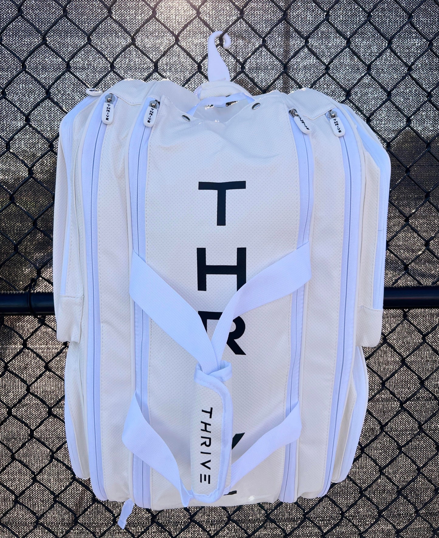 Elite Pro Tour Bag w/shoe bag - WHITE - Tampa Home & Garden Store