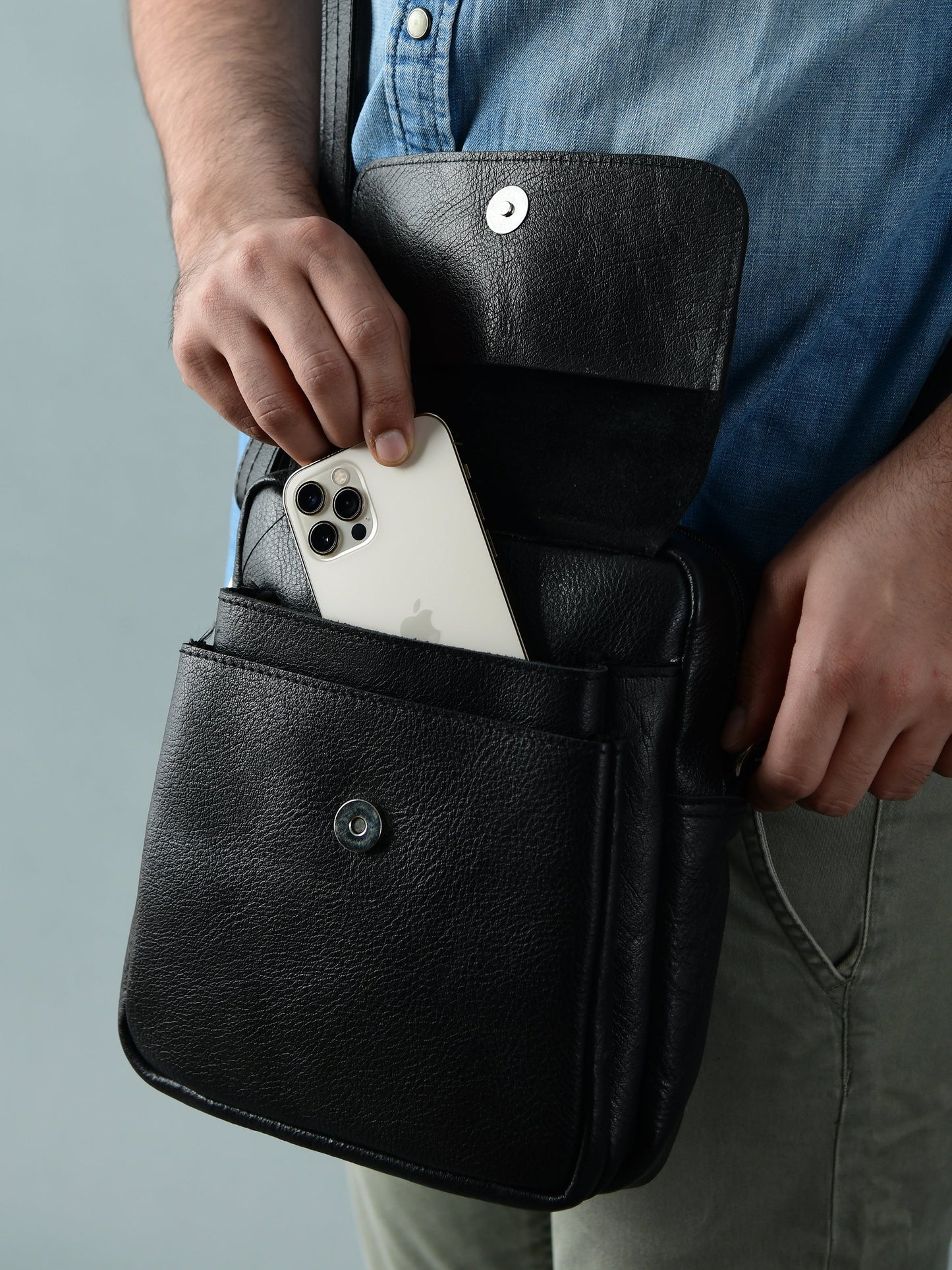 Enzo Black Side Messenger - Tampa Home & Garden Store