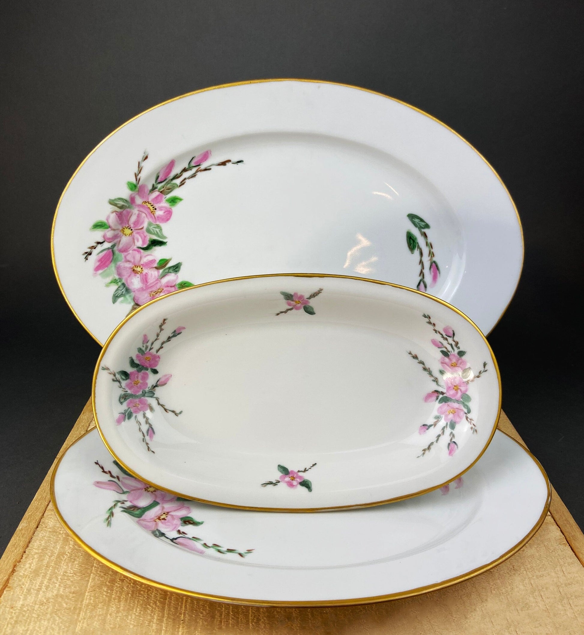 Eschenbach Baronet China Serving Set. Sauce Boat, Three Oval Platters, Egg Cup and Four Shakers with Tray. Germany. Holiday Celebration. - Tampa Home & Garden Store