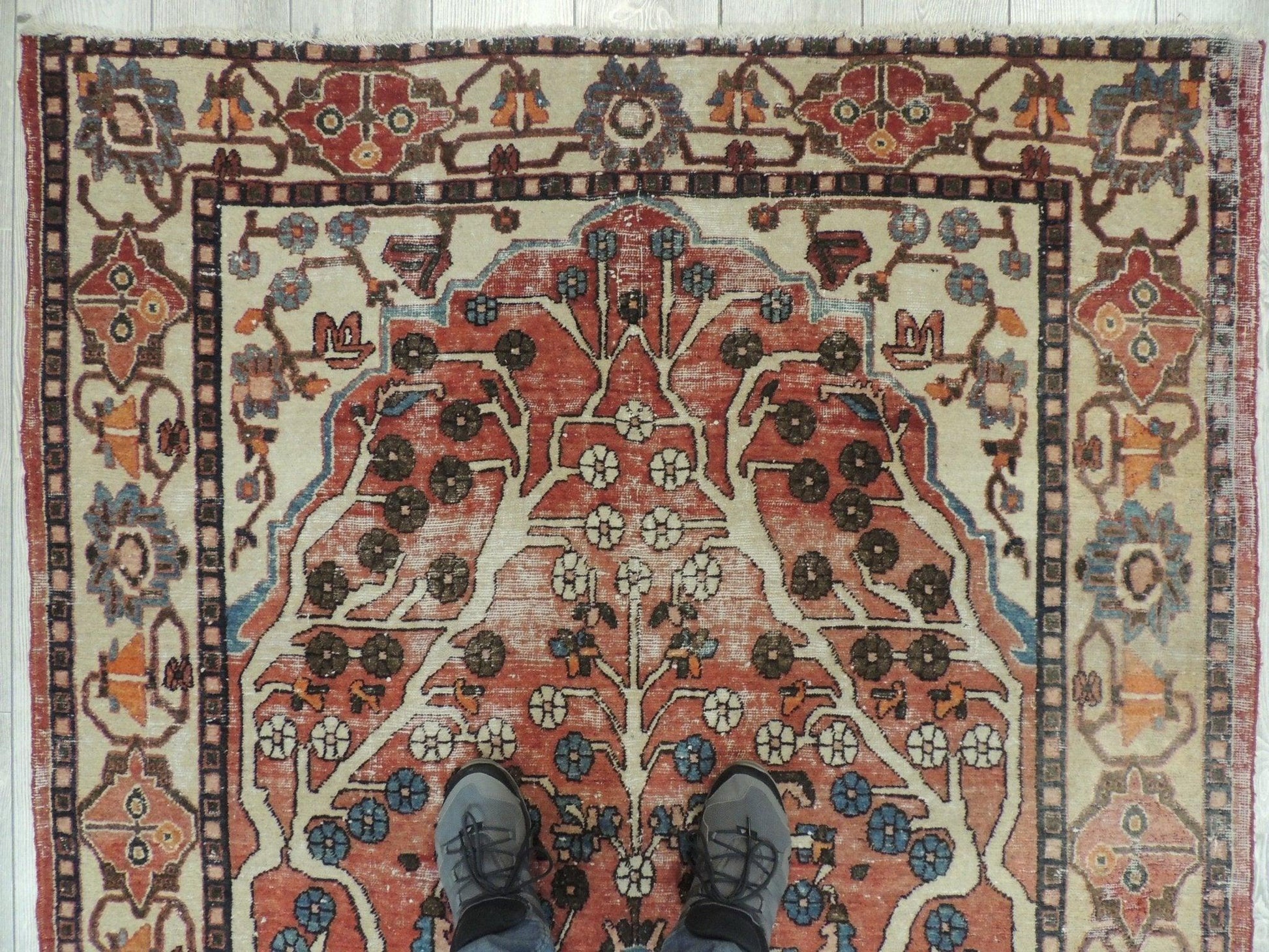 Exquisite Distressed Fine Persian Area Rug 5x7 Ft - Tampa Home & Garden Store