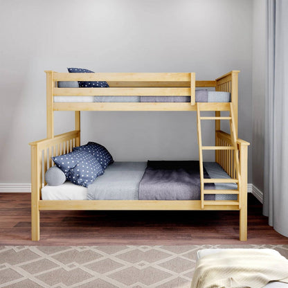 Litera de madera maciza tamaño individual sobre matrimonial con acabado de madera de pino natural