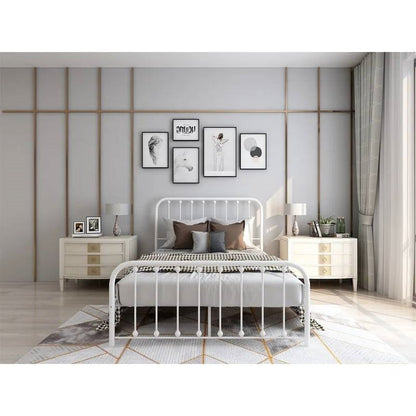 Estructura de cama matrimonial clásica de metal blanco con cabecero y pie de cama de listones