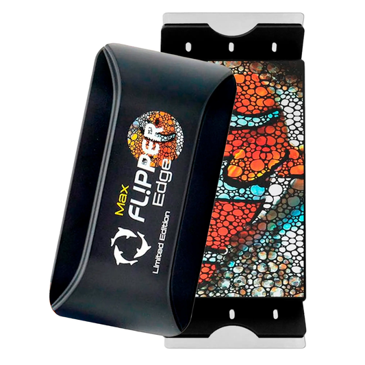 Flipper Clownfish 2-in-1 Magnetic Cleaner with clownfish pattern cleaning pad for aquarium glass on Tampa Home & Garden Store