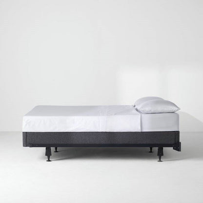 Base de cama de acero matrimonial con soportes de cabecera atornillables